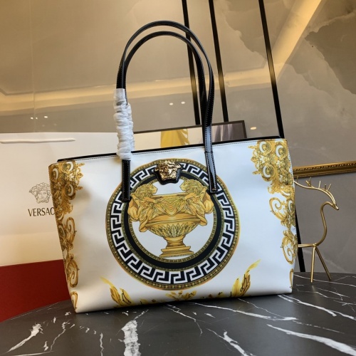 Versace AAA Quality Handbags For Women #889005 $220.00 USD, Wholesale Replica Versace AAA Quality Handbags