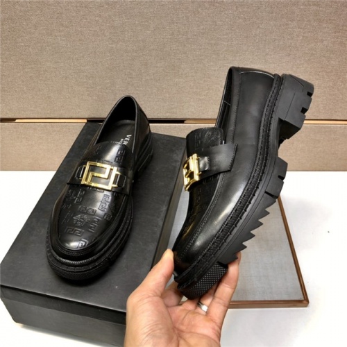 Replica Versace Casual Shoes For Men #891394 $96.00 USD for Wholesale