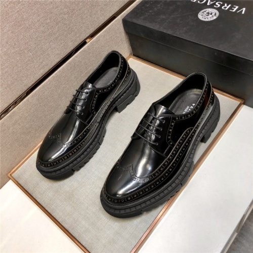 Versace Casual Shoes For Men #891396