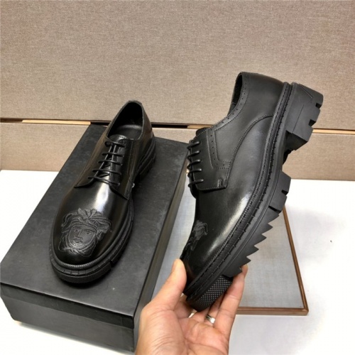 Replica Versace Casual Shoes For Men #891397 $96.00 USD for Wholesale