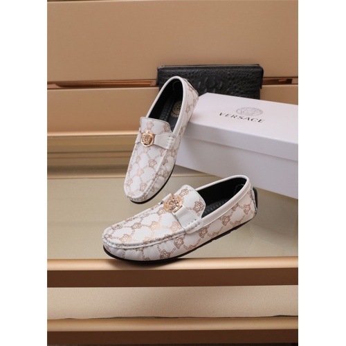 Versace Casual Shoes For Men #891418