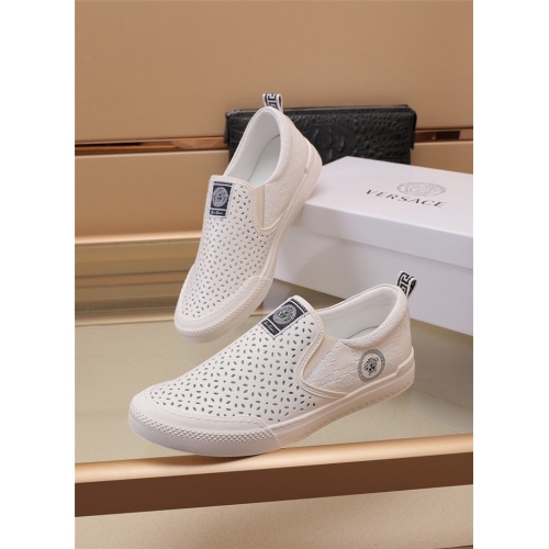 Versace Casual Shoes For Men #891420
