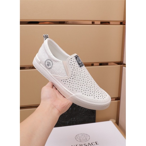 Replica Versace Casual Shoes For Men #891420 $82.00 USD for Wholesale