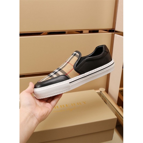 Replica Burberry Casual Shoes For Men #892561 $80.00 USD for Wholesale