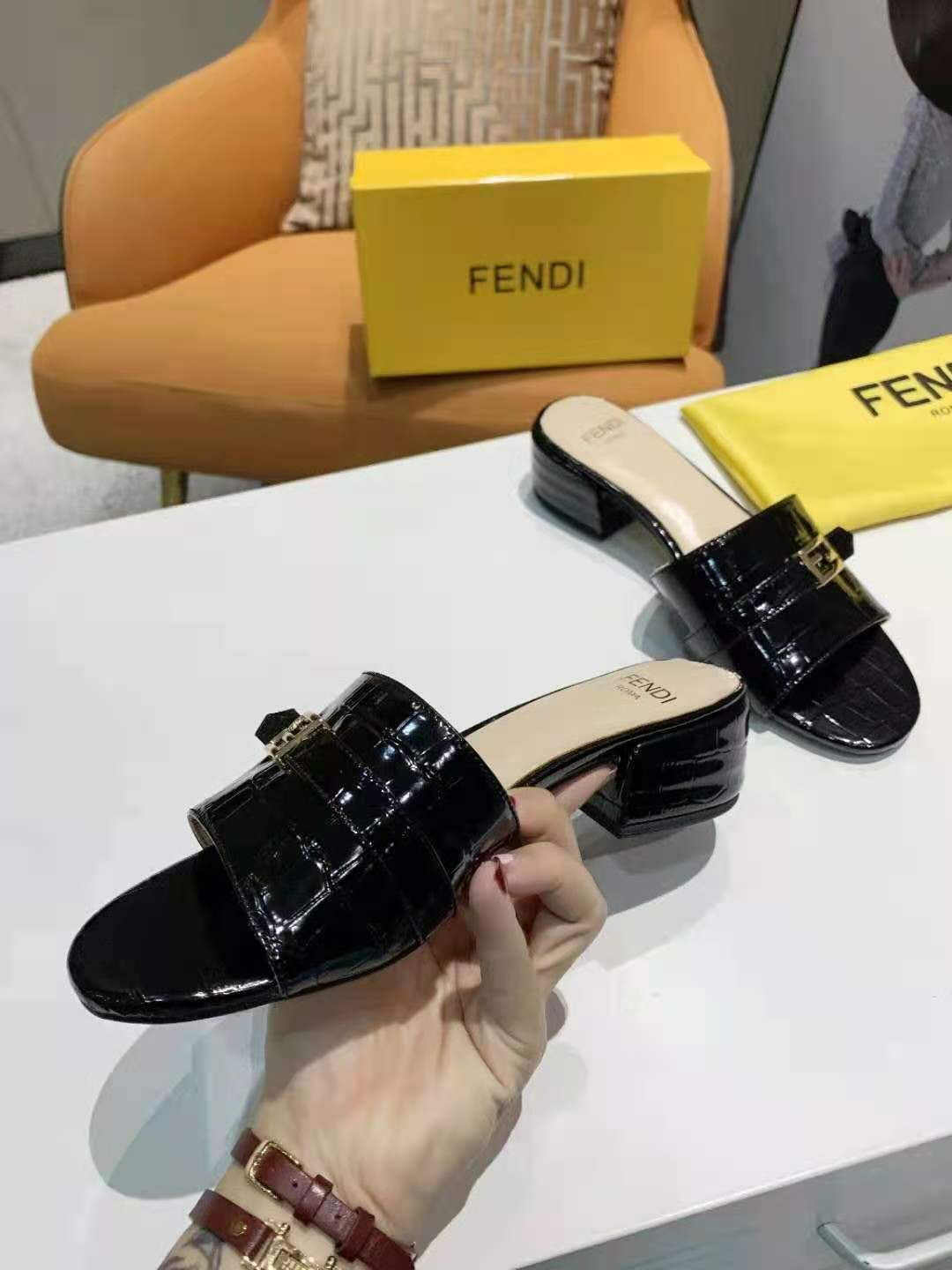 fendi slippers 2019