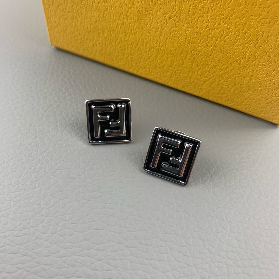earrings fendi