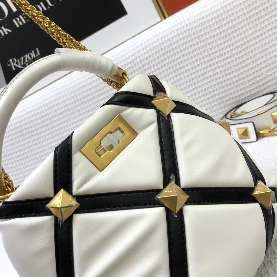 How Much Does A Valentino Purse Cost