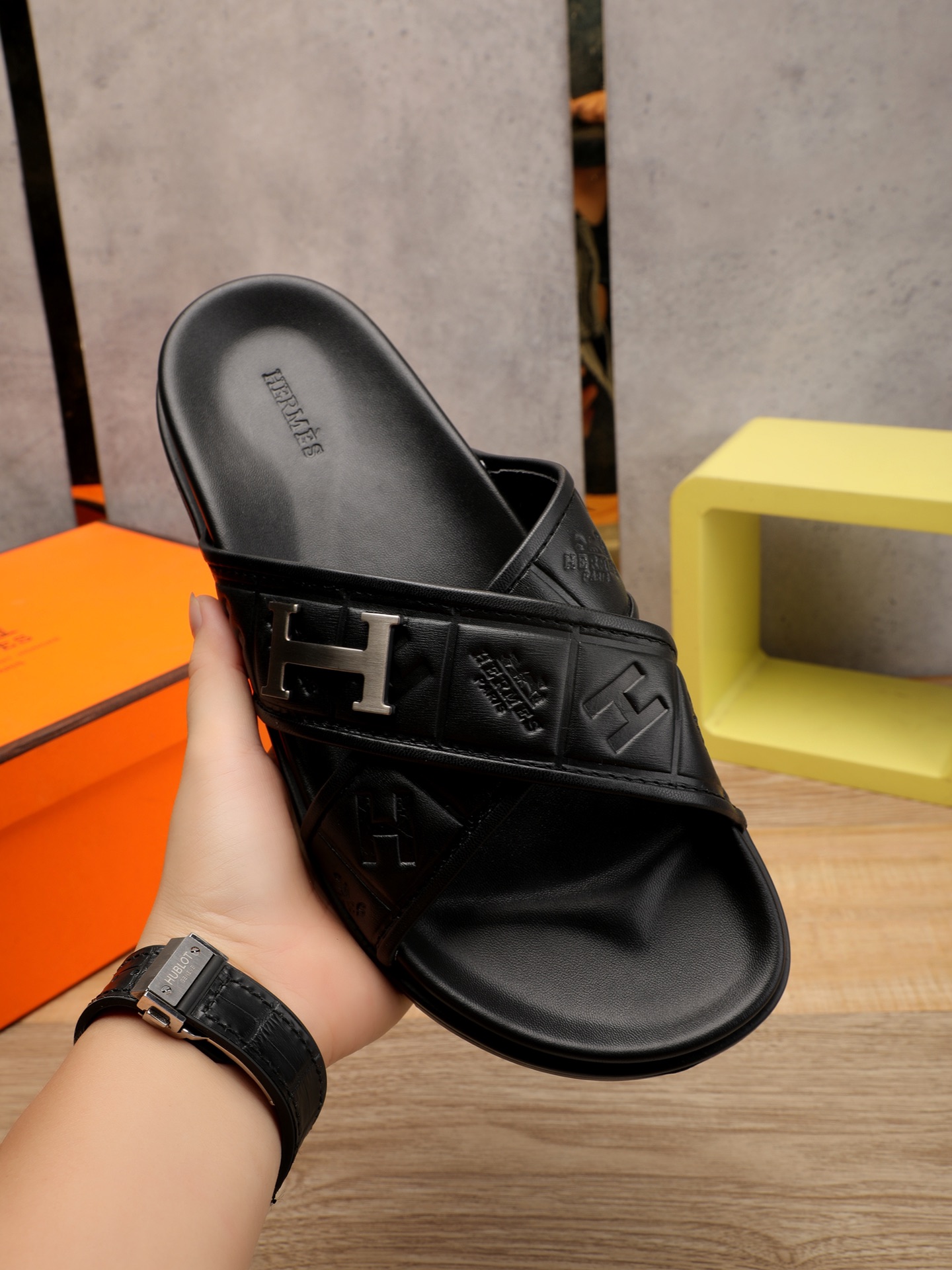 Hermes Slippers For Men 893139 52.00 USD, Wholesale Replica Hermes