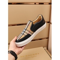 $76.00 USD Burberry Casual Shoes For Men #886402
