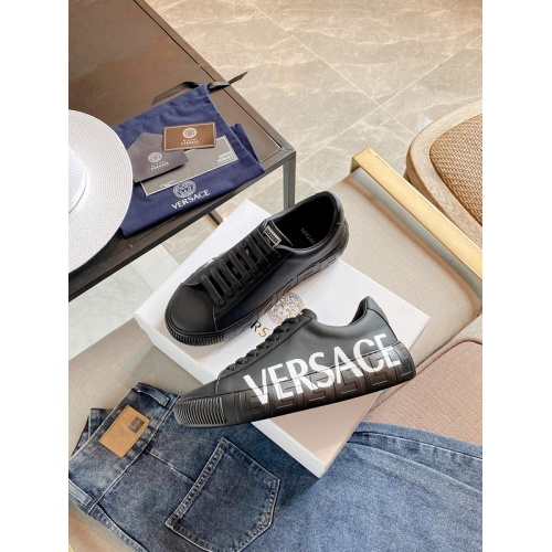 Versace Casual Shoes For Women #894930