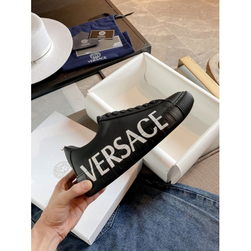 Replica Versace Casual Shoes For Men #894945 $102.00 USD for Wholesale