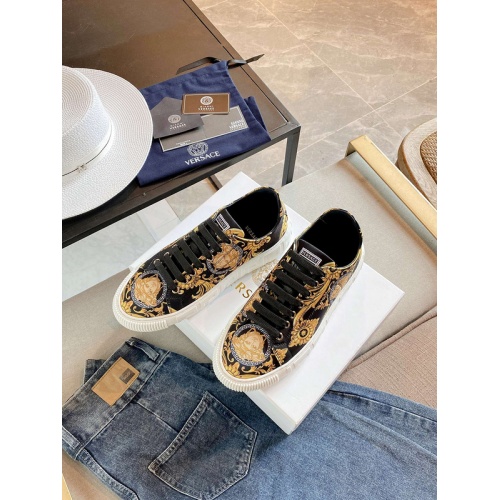 Versace Casual Shoes For Men #894949