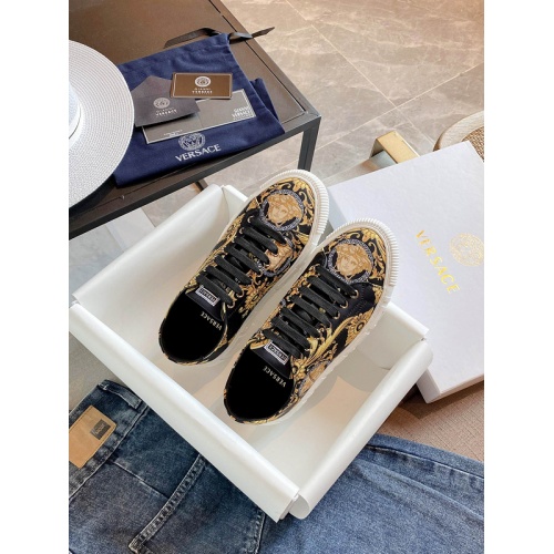 Replica Versace Casual Shoes For Men #894949 $102.00 USD for Wholesale