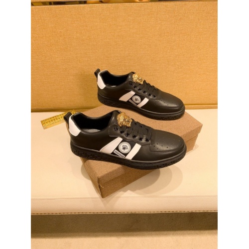 Replica Versace Casual Shoes For Men #895440 $76.00 USD for Wholesale
