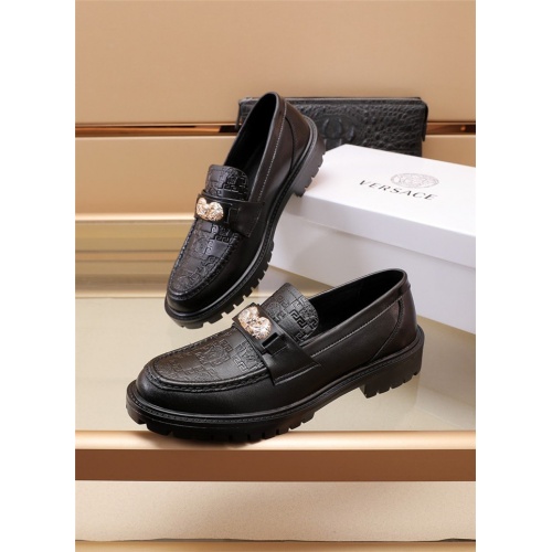 Versace Leather Shoes For Men #895824