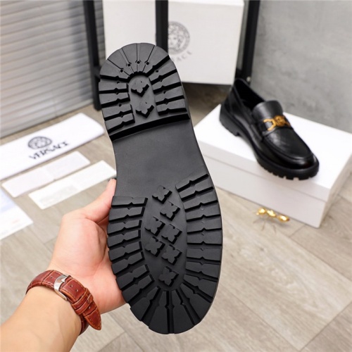 Replica Versace Casual Shoes For Men #897448 $82.00 USD for Wholesale