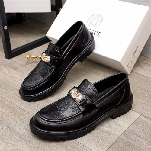 Versace Casual Shoes For Men #897449