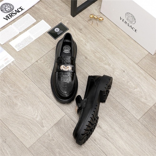 Replica Versace Casual Shoes For Men #897449 $82.00 USD for Wholesale