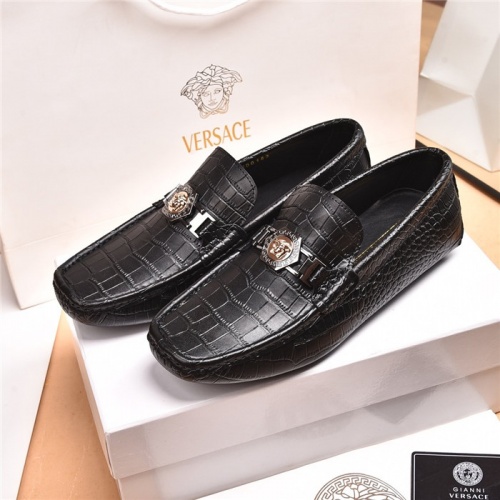 Versace Leather Shoes For Men #898224