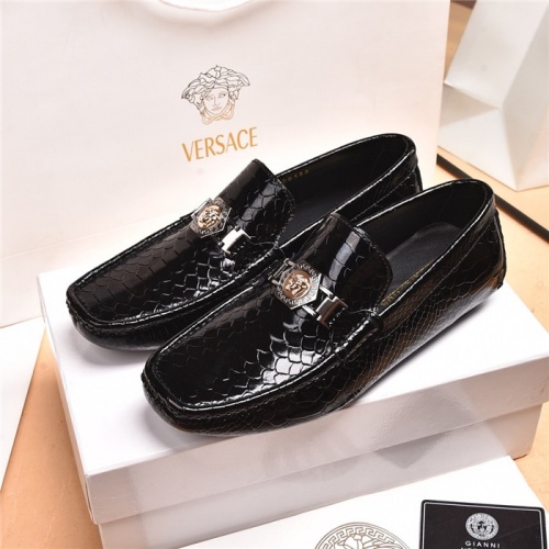 Versace Leather Shoes For Men #898225