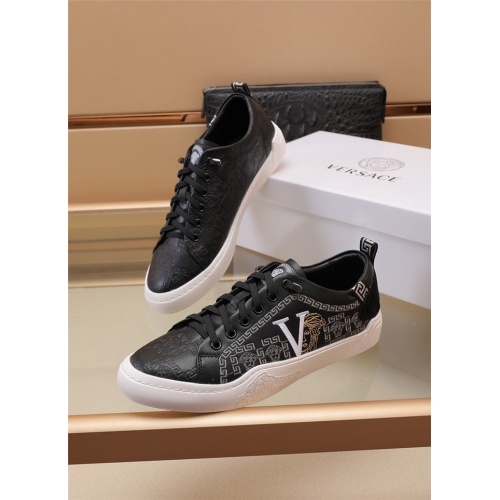 Versace Casual Shoes For Men #898255 $82.00 USD, Wholesale Replica Versace Casual Shoes