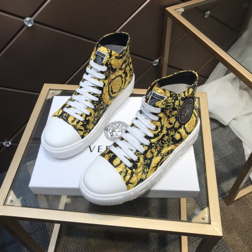 Versace High Tops Shoes For Men #899137