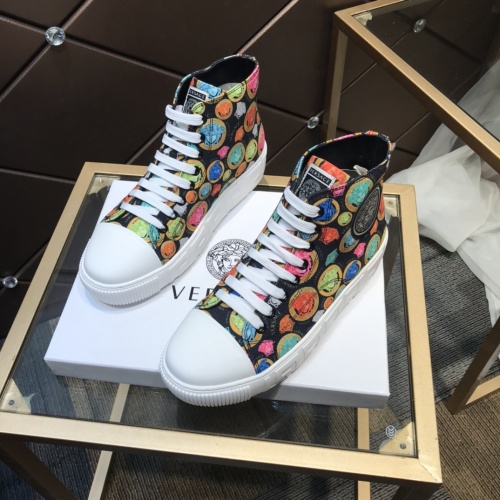$98.00 USD Versace High Tops Shoes For Men #899139