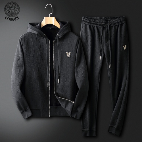 Versace Tracksuits Long Sleeved For Men #902665