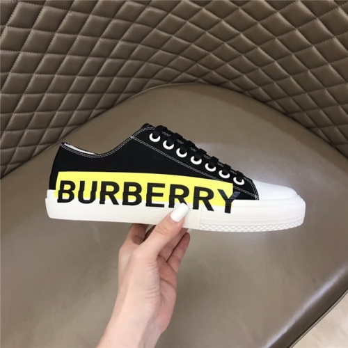 Replica Burberry Casual Shoes For Men #903978 $80.00 USD for Wholesale