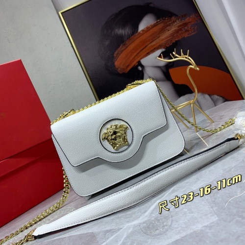 Versace AAA Quality Messenger Bags For Women #904323 $98.00 USD, Wholesale Replica Versace AAA Quality Messenger Bags