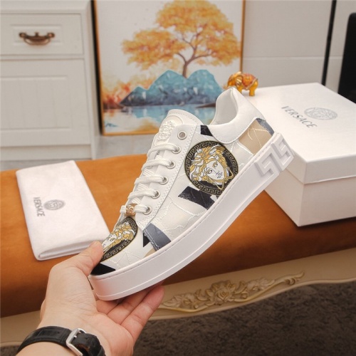 Replica Versace Casual Shoes For Men #905257 $76.00 USD for Wholesale
