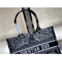 $162.00 USD Christian Dior AAA Quality Tote-Handbags For Women #896017