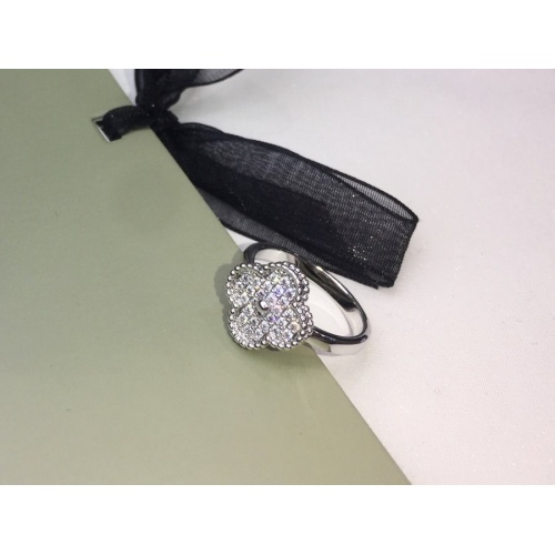 Van Cleef & Arpels Rings #906904