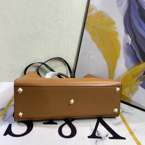 Replica Fendi AAA Quality Handbags For Women #907791 $135.00 USD for Wholesale