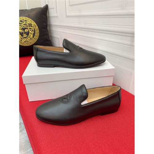 Versace Leather Shoes For Men #907971
