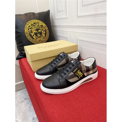 Burberry Casual Shoes For Men #907987