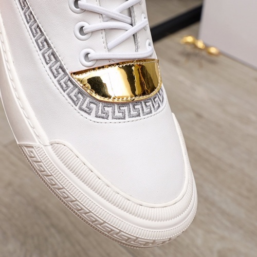 Replica Versace Casual Shoes For Men #908169 $68.00 USD for Wholesale