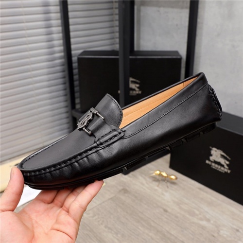 Replica Burberry Casual Shoes For Men #908622 $68.00 USD for Wholesale