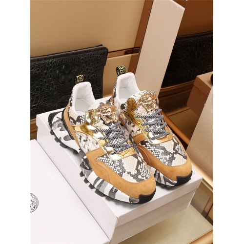 Versace Casual Shoes For Men #908653