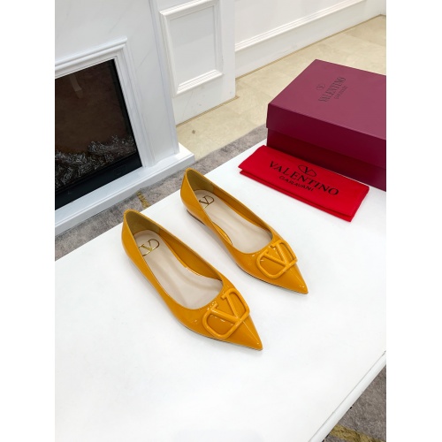 Valentino Flat Shoes For Women #909037 $82.00 USD, Wholesale Replica Valentino Flat Shoes