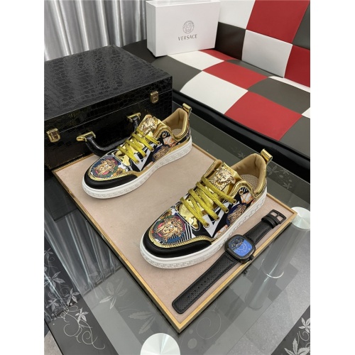 Versace Casual Shoes For Men #909073