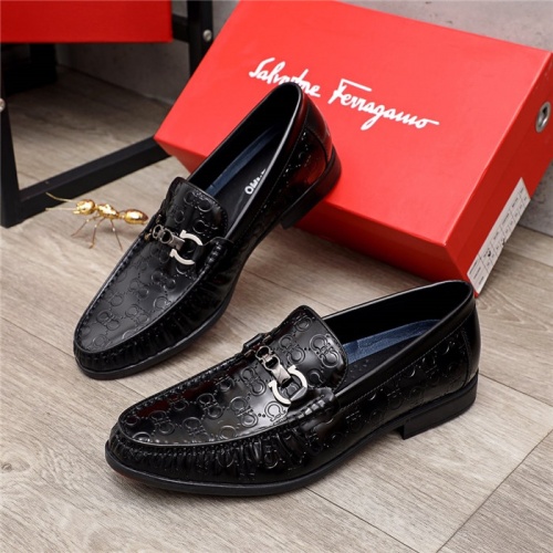 Salvatore Ferragamo Leather Shoes For Men #910118