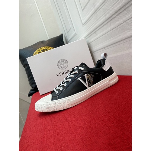 Replica Versace Casual Shoes For Men #910126 $72.00 USD for Wholesale