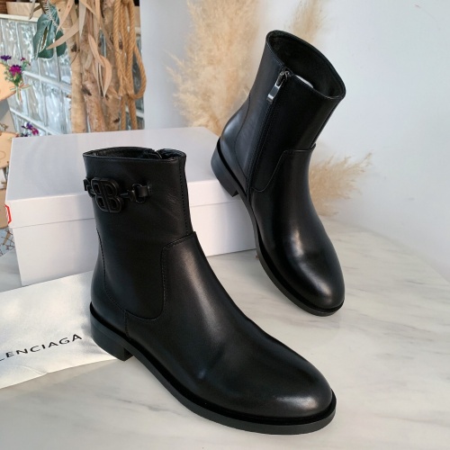 Balenciaga Boots For Women #910385