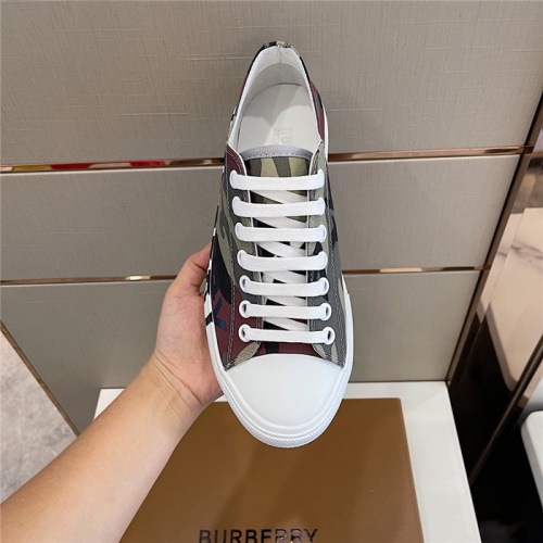 Replica Burberry Casual Shoes For Men #910868 $80.00 USD for Wholesale