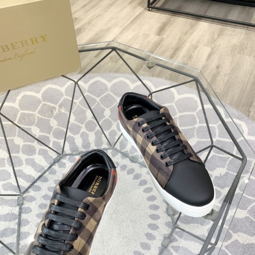 Replica Burberry Casual Shoes For Men #911301 $72.00 USD for Wholesale