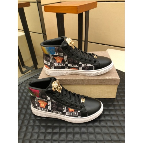 Versace High Tops Shoes For Men #911762
