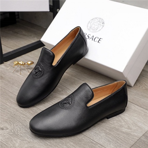 Versace Leather Shoes For Men #912155