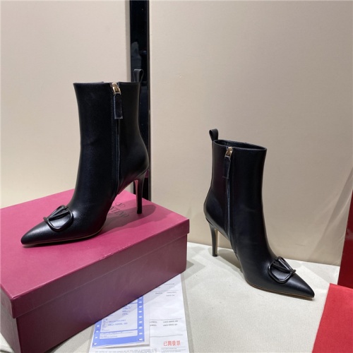 Valentino Boots For Women #912475 $100.00 USD, Wholesale Replica Valentino Boots
