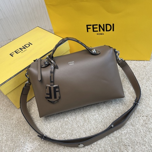 Fendi AAA Messenger Bags For Women #912817 $140.00 USD, Wholesale Replica Fendi AAA Messenger Bags